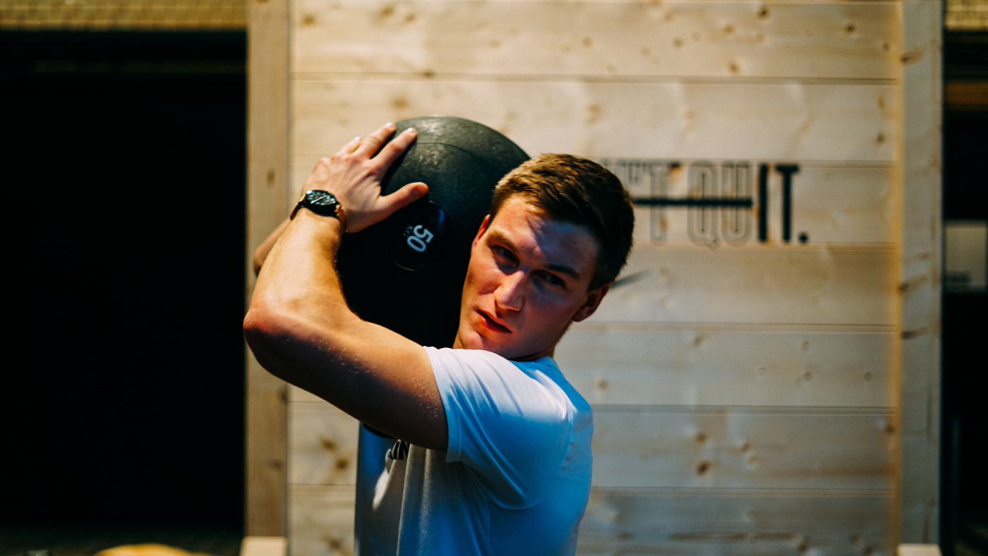 Thomas Röhler lifting a 50kg slam ball