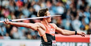 Thomas Röhler throwing javelin in competition at European championships 2016